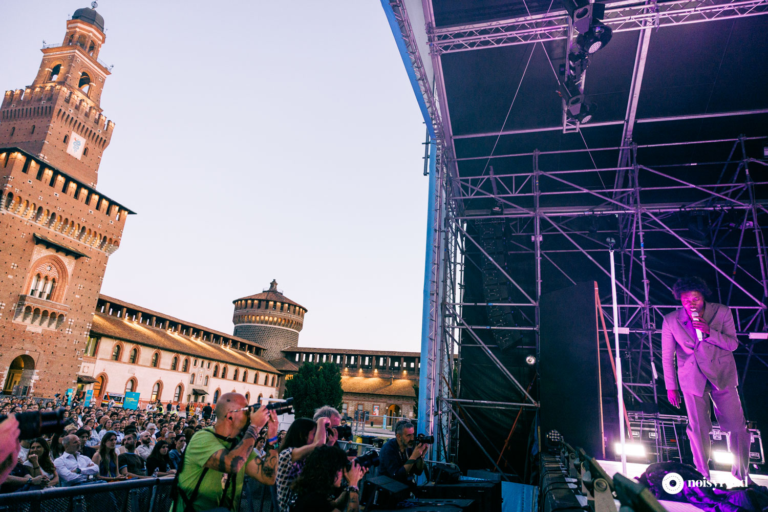 Benjamin Clementine in concerto a Milano, nel cortile del Castello Sforzesco
