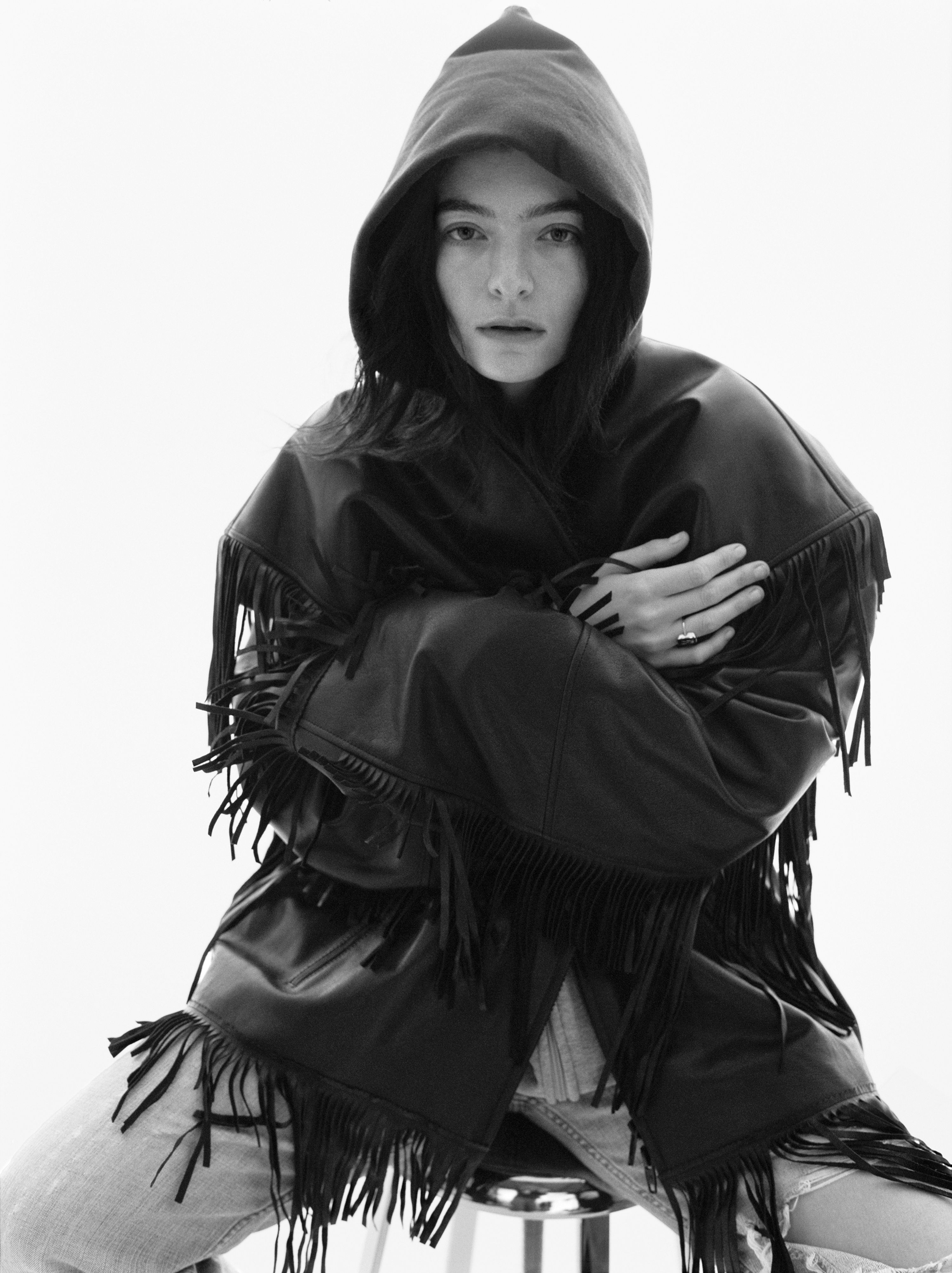 Lorde in uno scatto promozionale per il nuovo album "Virgin" Lorde in uno scatto promozionale per il nuovo album "Virgin"