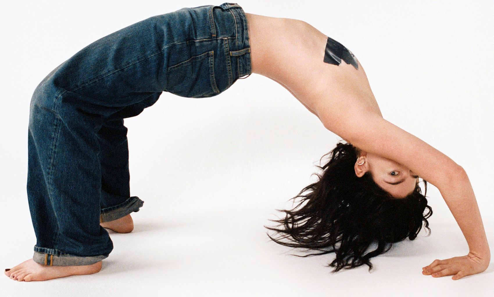 Lorde in uno scatto promozionale per il nuovo album "Virgin" Lorde, foto promo di Thistle Brown per "Virgin"