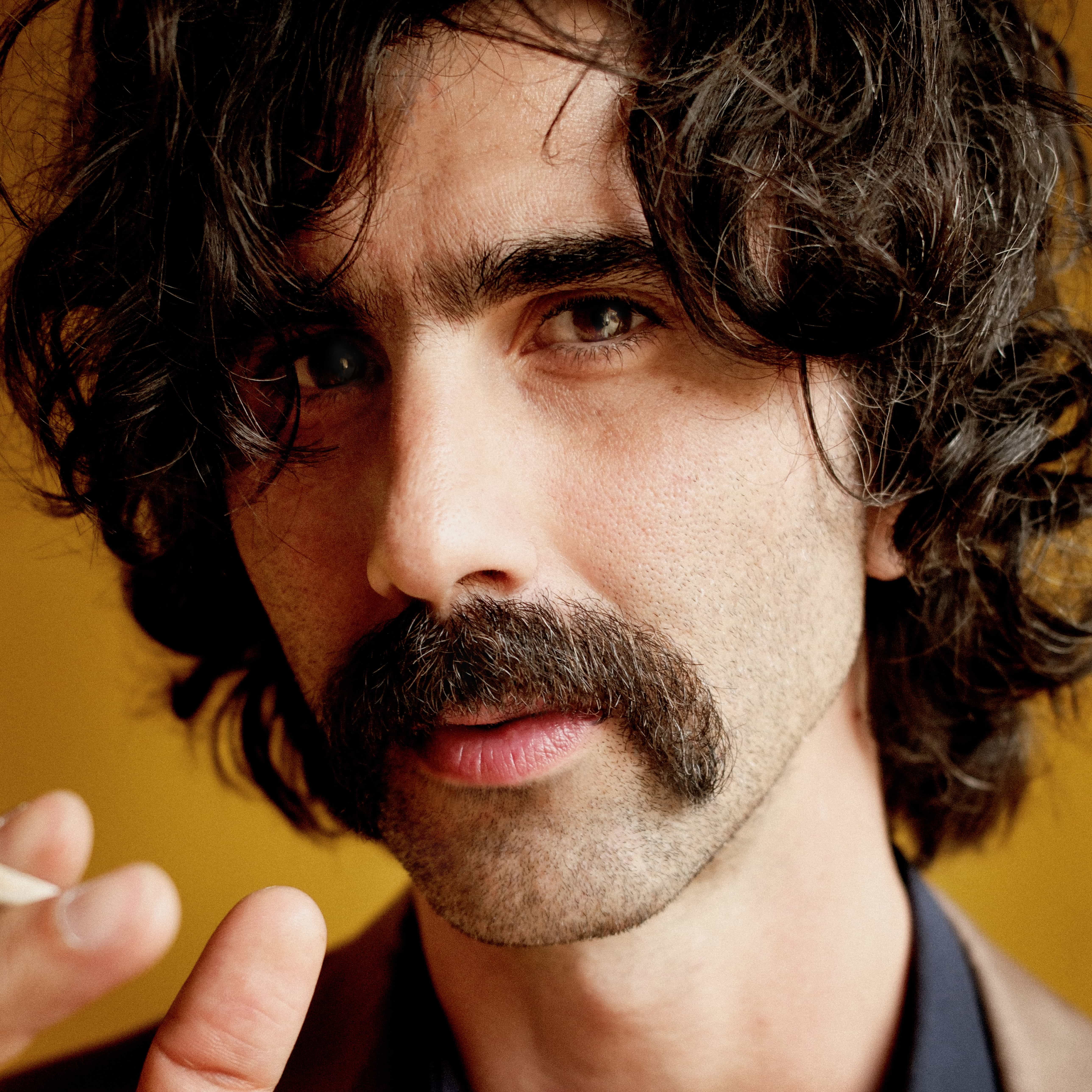 andrea laszlo de simone recensione una lunghissima ombra