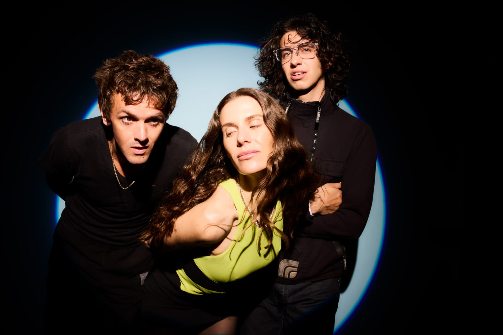 I Bar Italia in posa per l'uscita del loro album "Some Like It Hot"