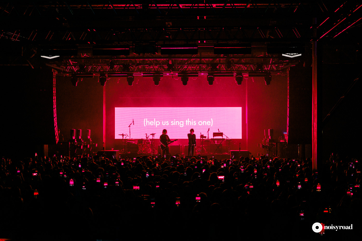 Il pubblico Gen Z dei Royel Otis al Fabrique di Milano, 2025