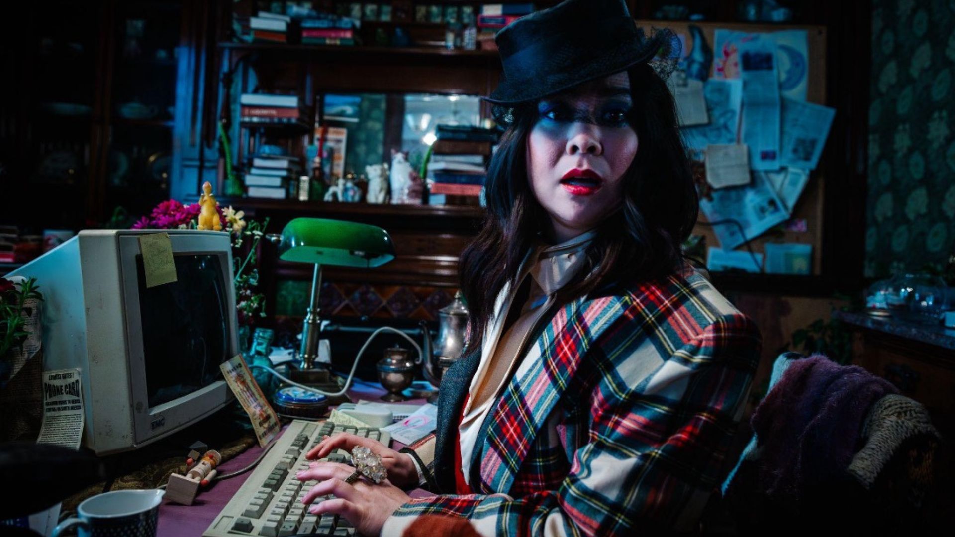 Mitski, foto promo per "Nothing's About to Happen to Me"