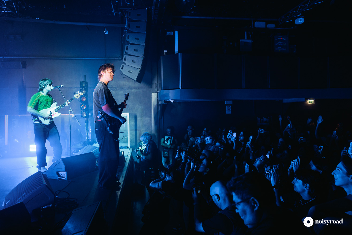 Balu Brigada davanti al pubblico dei Magazzini Generali di Milano