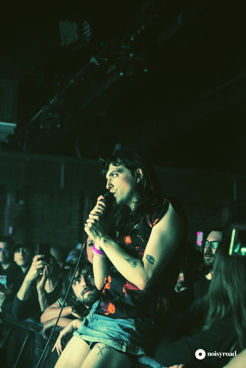 DITZ: Cal Francis tra il pubblico del Monk Roma DITZ: Cal Francis tra il pubblico del Monk Roma