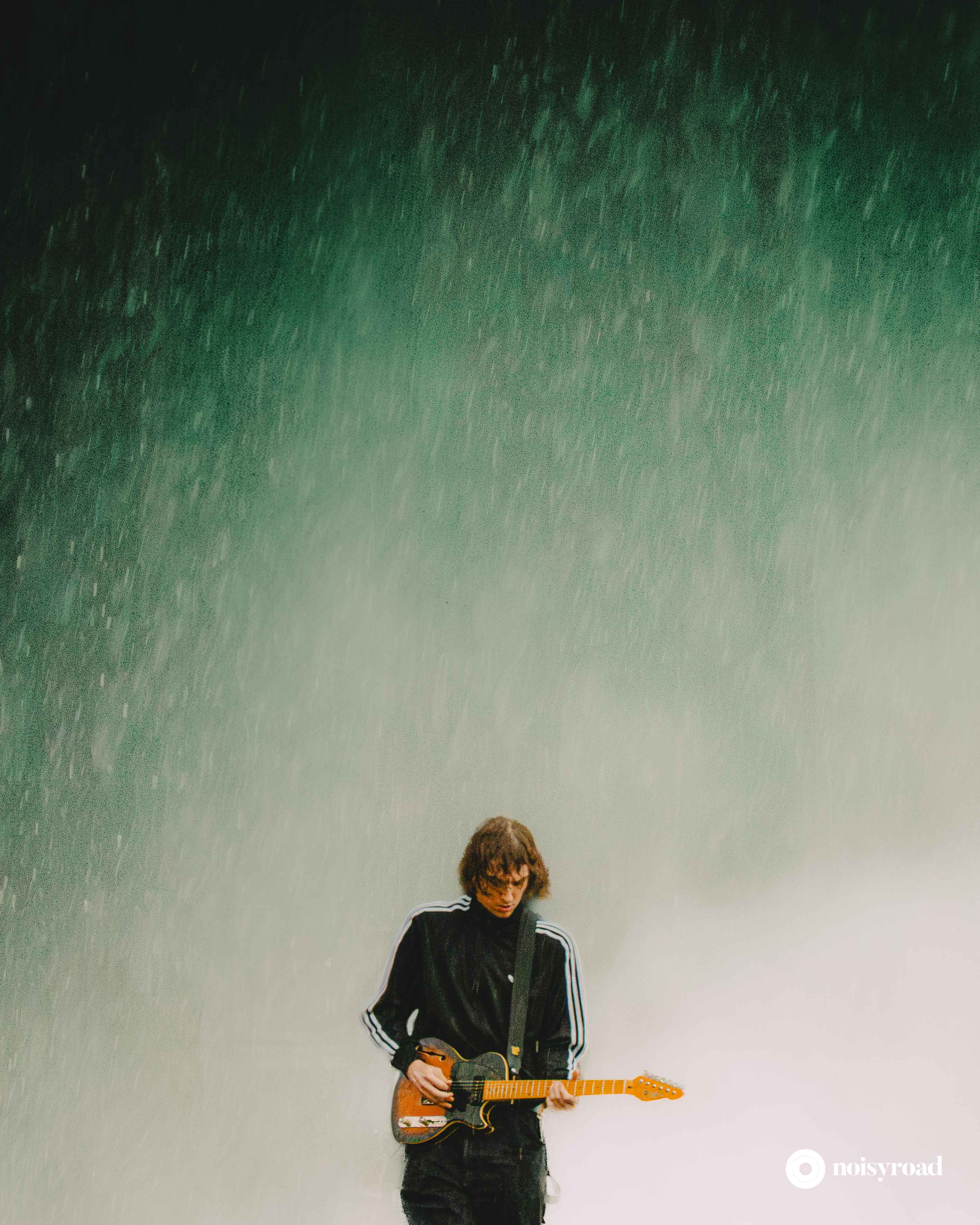 Cameron Winter dei Geese suona sotto la pioggia al Primavera Sound 2026, Barcellona