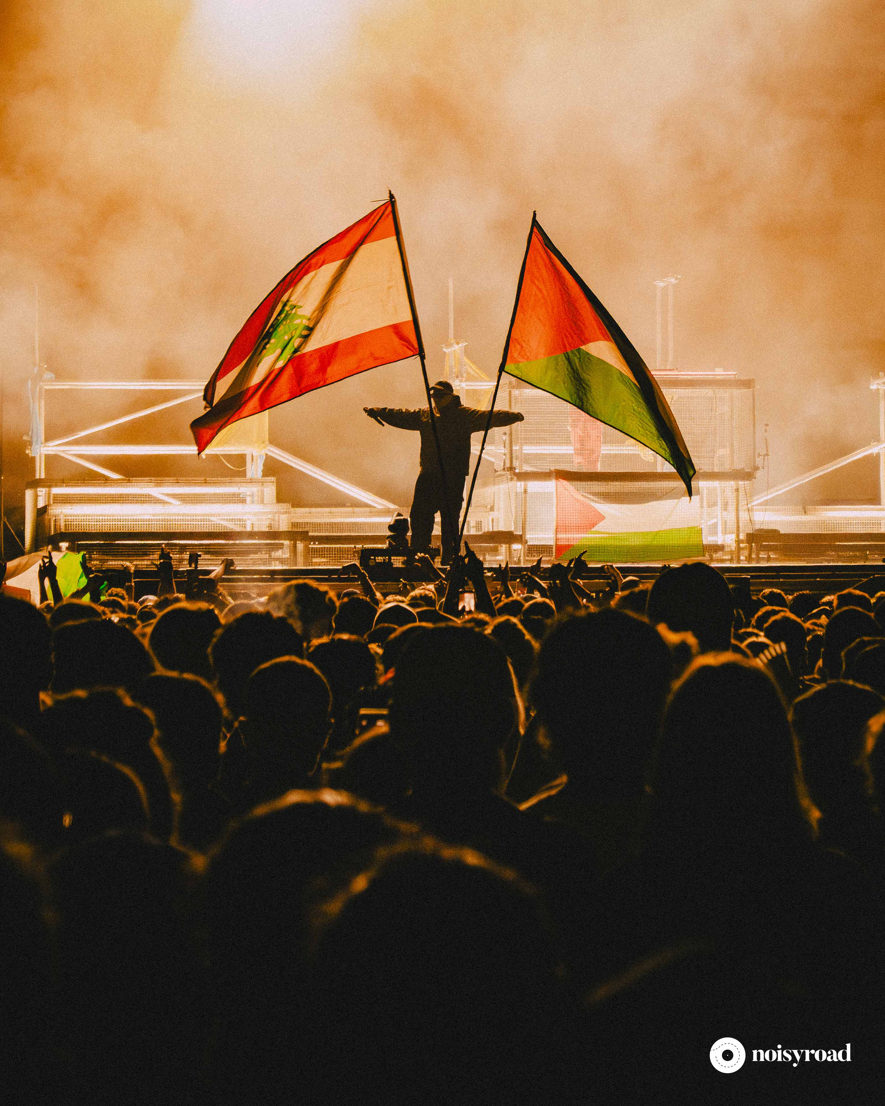 Kneecap fra le bandiere di Libano e Palestina al Primavera Sound 2026