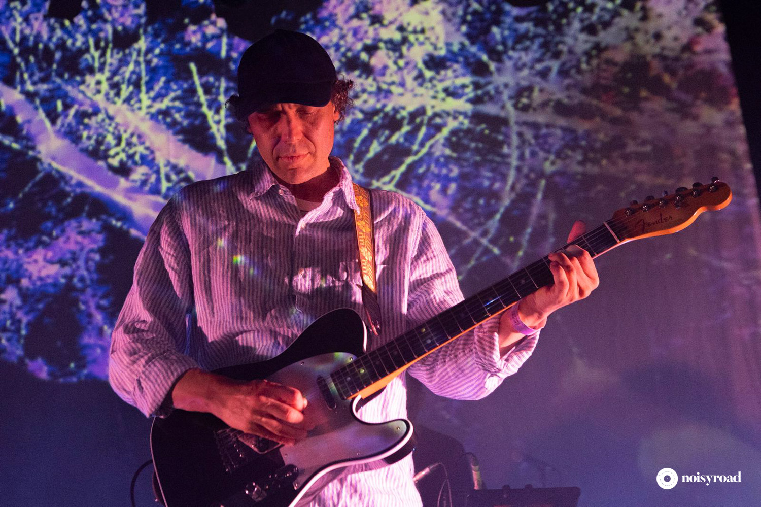 Steve Holmes, American Football, suona la chitarra al live all'Alcatraz di Milano, 2026