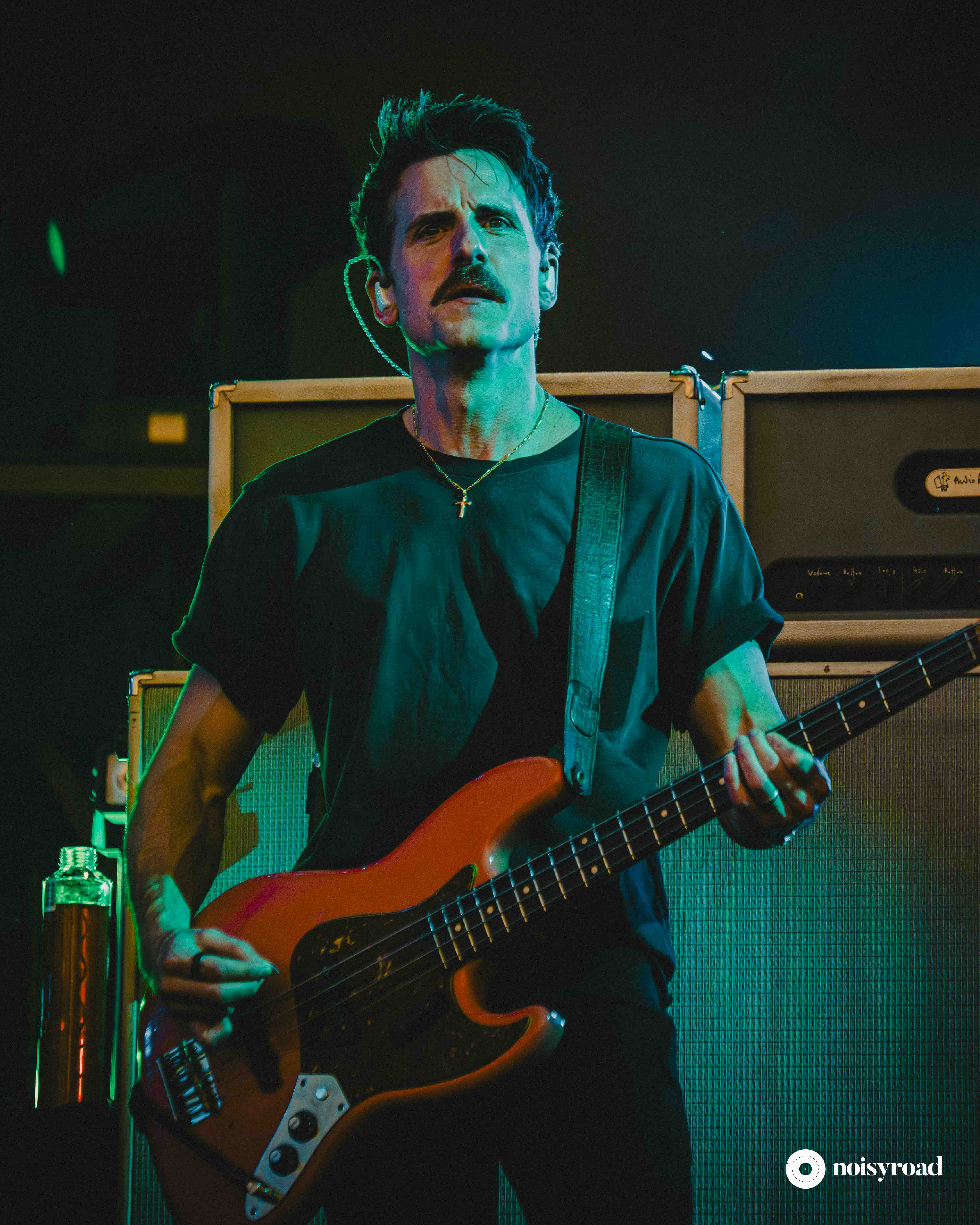 Il bassista dei Kings of Leon, Jared Followill, in concerto a Fiera Milano Live, 2026